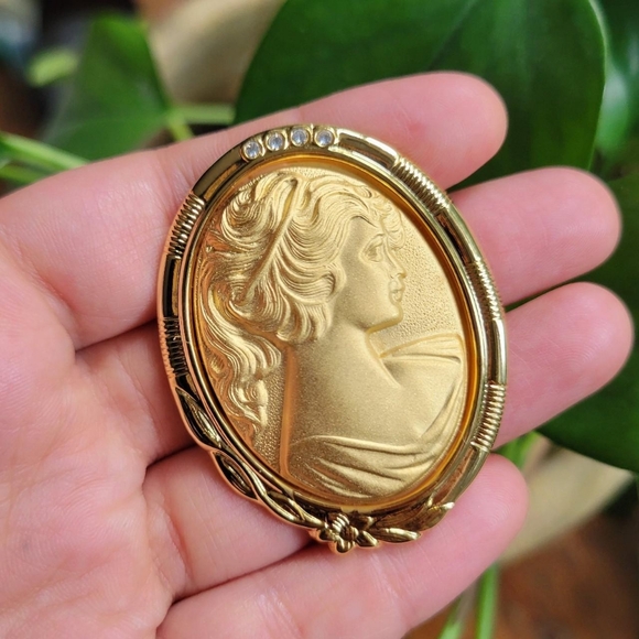 Vintage Gold Cameo Rhinestone Boucher Brooch Pin - Picture 5 of 8